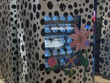 why-an-ice-cream-vending-machine-is-a-smart-business-move