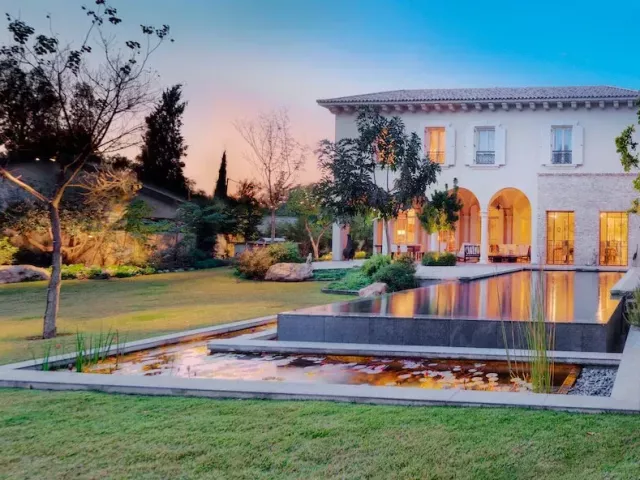 premium-luxury-home-builders-in-melbourne-for-refined-living