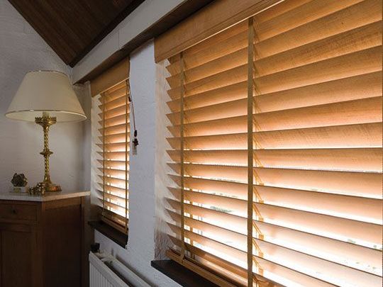 wooden-venetian-blinds-elegant-and-timeless-window-coverings