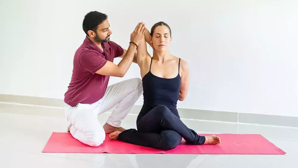online-yoga-training-expert-virtual-yoga-classes-big-2