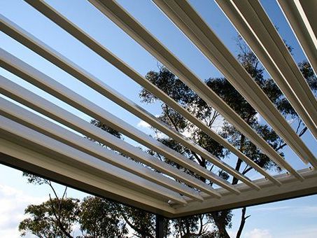 louvred-roof-smart-and-stylish-outdoor-living-solution