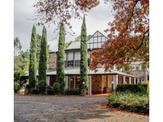 hire-an-elegant-wedding-venue-in-melbourne-small-0