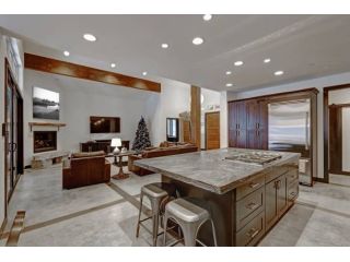 feel-bolder-with-residential-epoxy-flooring-in-sydney-small-0