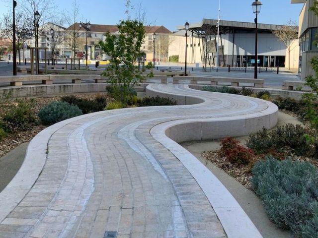 durable-concrete-driveway-installation-in-hallam