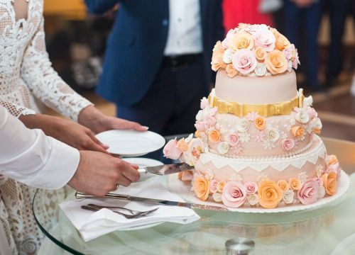 elegant-custom-wedding-cakes-brisbane-for-your-special-day-big-0
