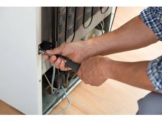 fridge-breakdown-at-worst-time-get-help-before-food-spoils-small-2