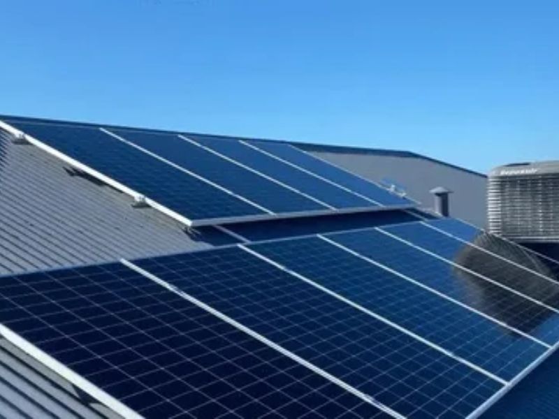 solar-panels-in-delacombe-big-0