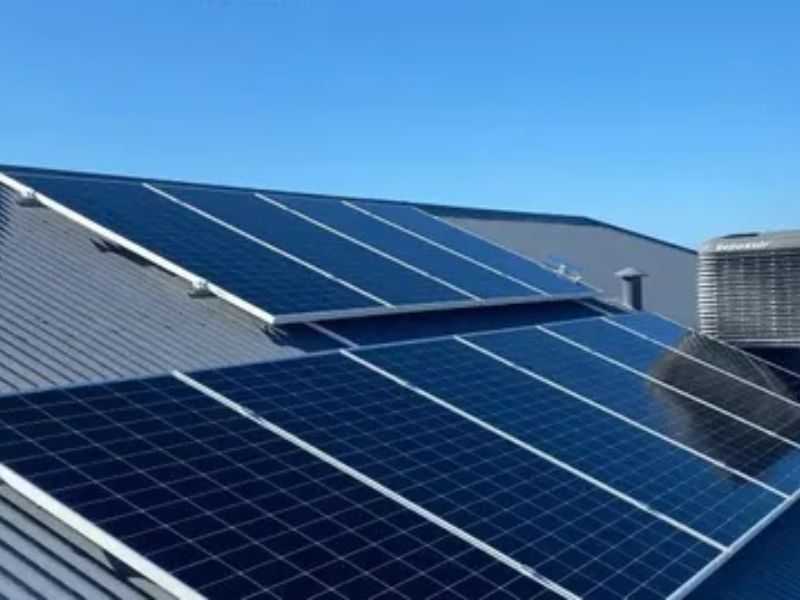 solar-panels-in-delacombe-big-0