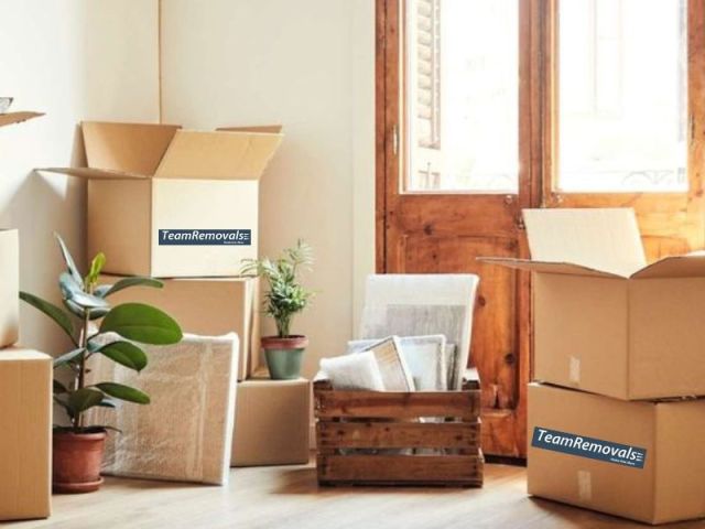 moving-furniture-made-easy-in-canada-safe-professional-movers