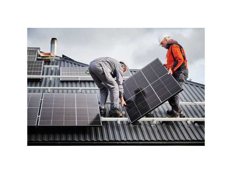 hire-trusted-solar-installers-today-small-1