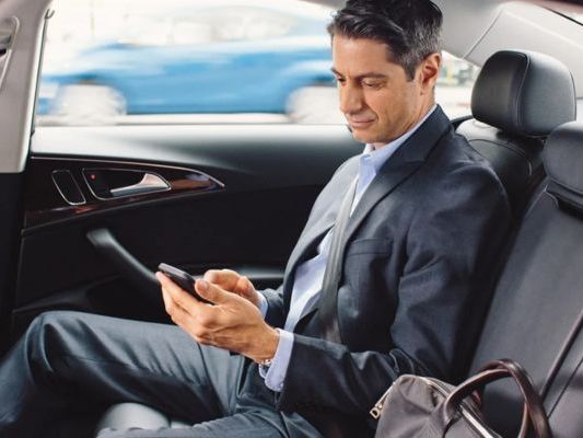 which-is-the-easiest-way-from-torquay-to-avalon-airport