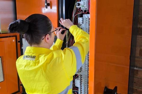 unsure-about-costs-electrician-service-price-enquiry-made-simple-big-1