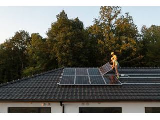 businesses-losing-money-daily-without-switching-to-solar-yet-small-2