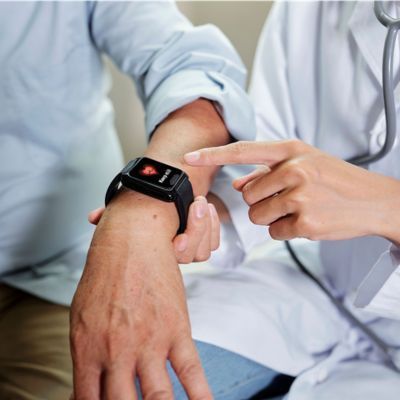modern-fall-detection-smart-watches-available-across-australia-big-0