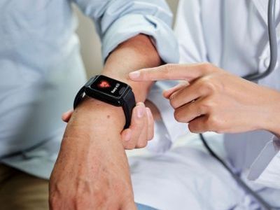 modern-fall-detection-smart-watches-available-across-australia