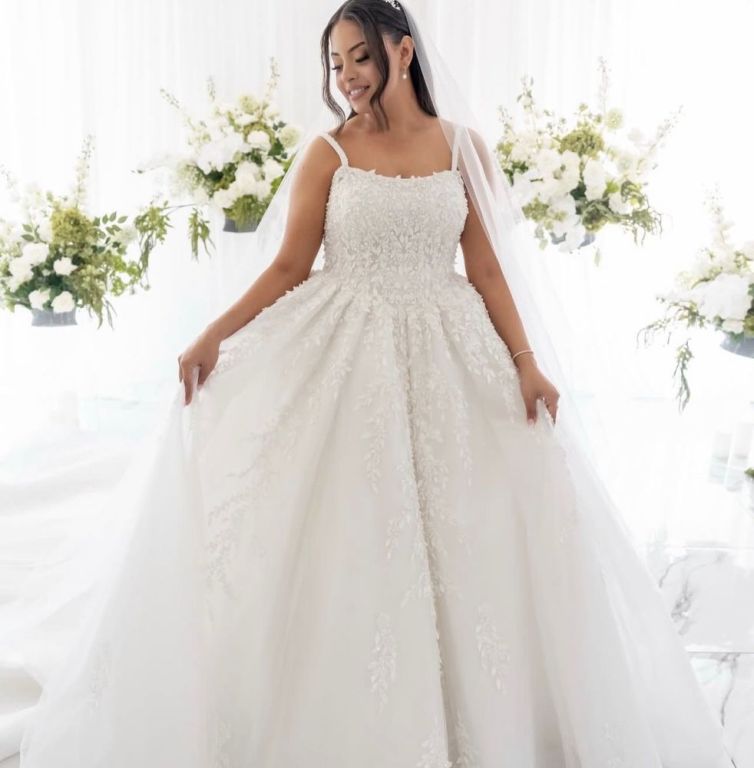 elegant-wedding-gown-in-wetherill-park-for-your-special-day-big-0
