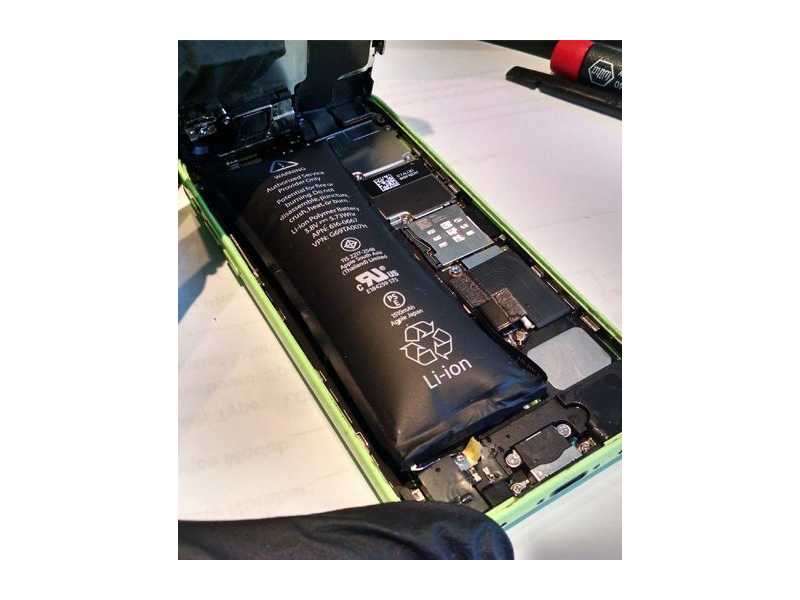 walk-in-iphone-battery-replacement-in-rose-bay-nearby-suburbs-small-0