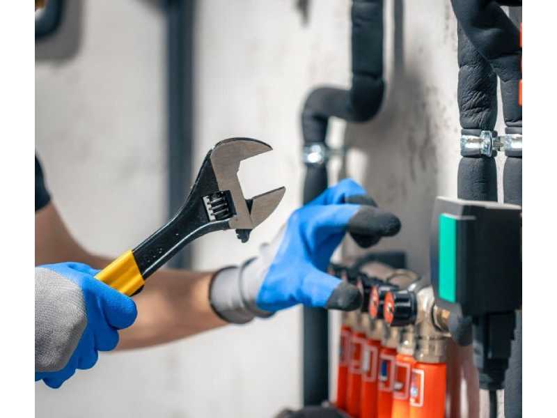 faulty-toilets-can-turn-into-expensive-plumbing-emergencies-fast-small-1
