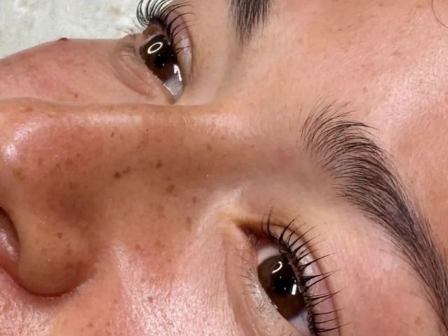 beauty-salon-for-brows-threading-lash-lift-cosmetic