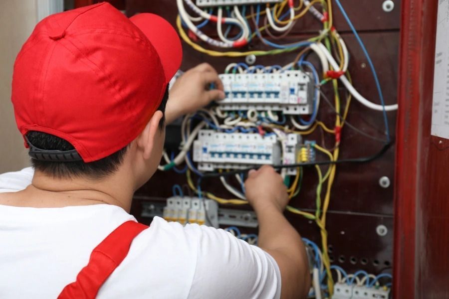 wollongong-electrician-costs-call-out-fees-hourly-rates-big-0