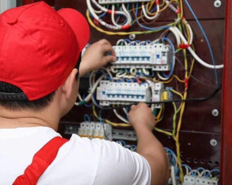 wollongong-electrician-costs-call-out-fees-hourly-rates