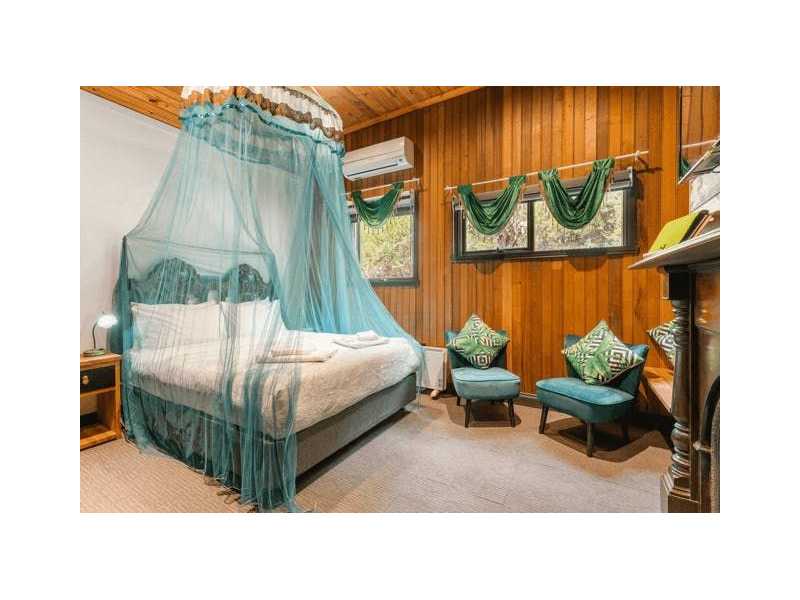 comfortable-accommodation-near-gembrook-for-quiet-breaks-small-0