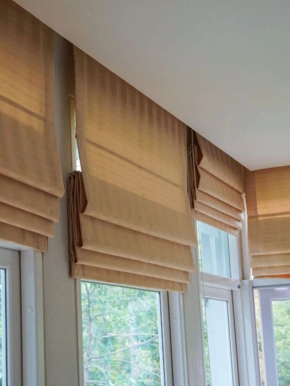 custom-roman-blinds-for-stylish-australian-living-spaces-big-0