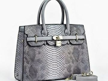 large-compartment-tote-bags-smart-storage-meets-style