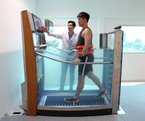 professional-hydrotherapy-therapy-for-chronic-pain-management-big-0