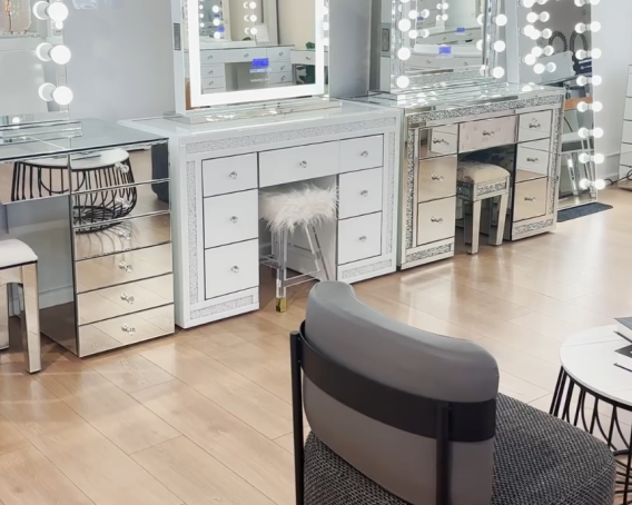 a-makeup-mirror-designed-for-your-best-light-every-time