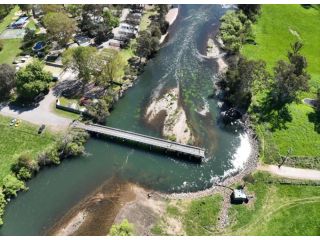 land-surveyor-melbourne-projects-depend-on-getting-right-small-0