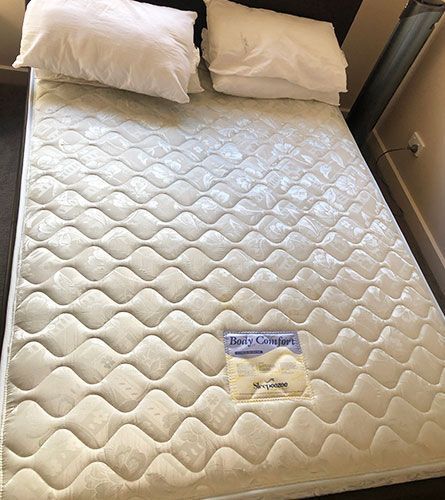 try-professional-mattress-cleaning-big-2