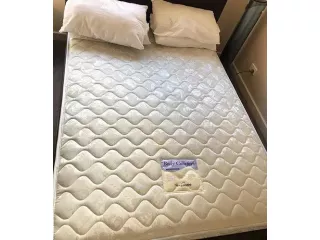 sleeping-on-a-smelly-bed-get-mattress-odour-removal-service-small-1