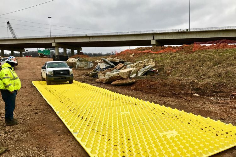 heavy-duty-bog-mats-hire-for-construction-sites-big-0