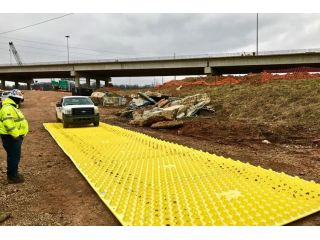 heavy-duty-bog-mats-hire-for-construction-sites-small-0