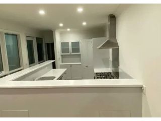 benchtop-resurfacing-cost-from-experienced-resurfacing-small-0
