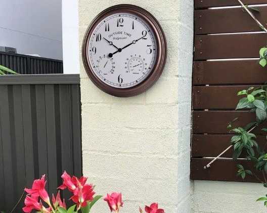 outdoor-wall-clocks-built-to-handle-every-season