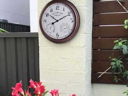 outdoor-wall-clocks-built-to-handle-every-season