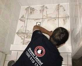 expert-shower-regrouting-services-for-bathroom-tile-restoration