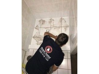 expert-shower-regrouting-services-for-bathroom-tile-restoration-small-0