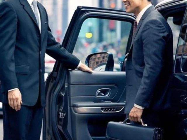 maxi-taxi-melbourne-up-to-11-passengers-247-bookings