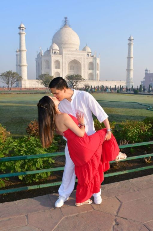 discover-the-magic-of-the-taj-mahal-a-tour-guide-big-0