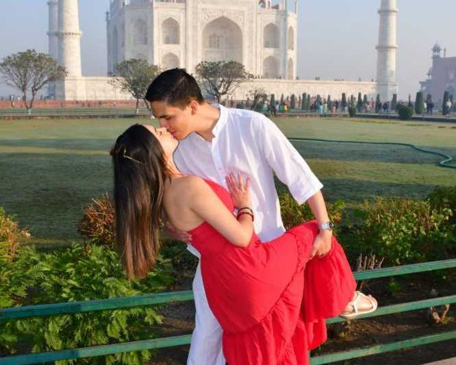 discover-the-magic-of-the-taj-mahal-a-tour-guide