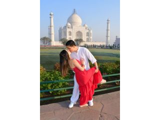 discover-the-magic-of-the-taj-mahal-a-tour-guide-small-0