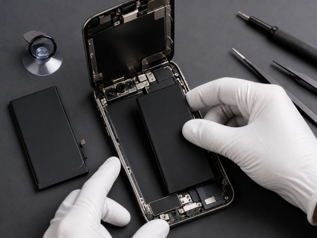 choose-trusted-iphone-battery-replacement-in-angle-vale