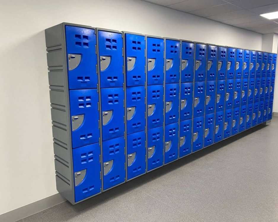 sports-locker-online-store-with-options-for-every-sport