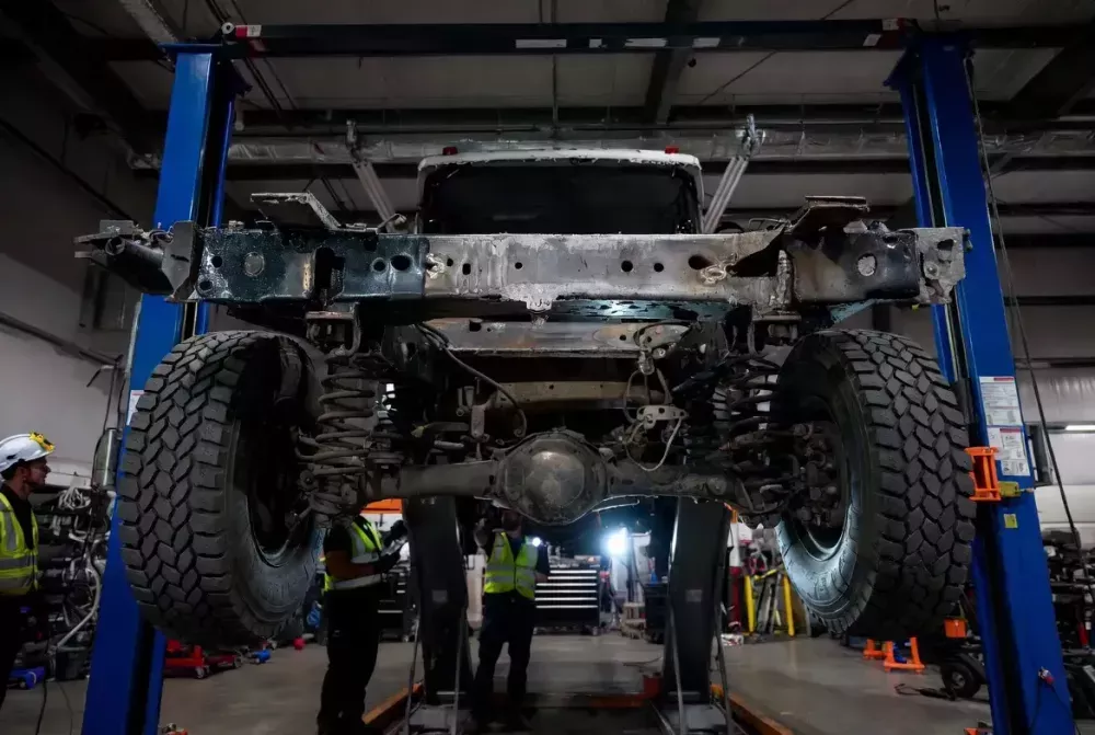 signs-of-a-damaged-truck-chassis-big-0