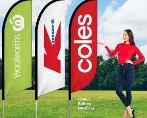 feather-banners-designed-for-maximum-customer-attention