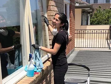 restore-your-view-with-expert-window-cleaning-in-melbourne-big-1