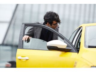 fast-convenient-taxi-hire-in-ballarat-north-small-0